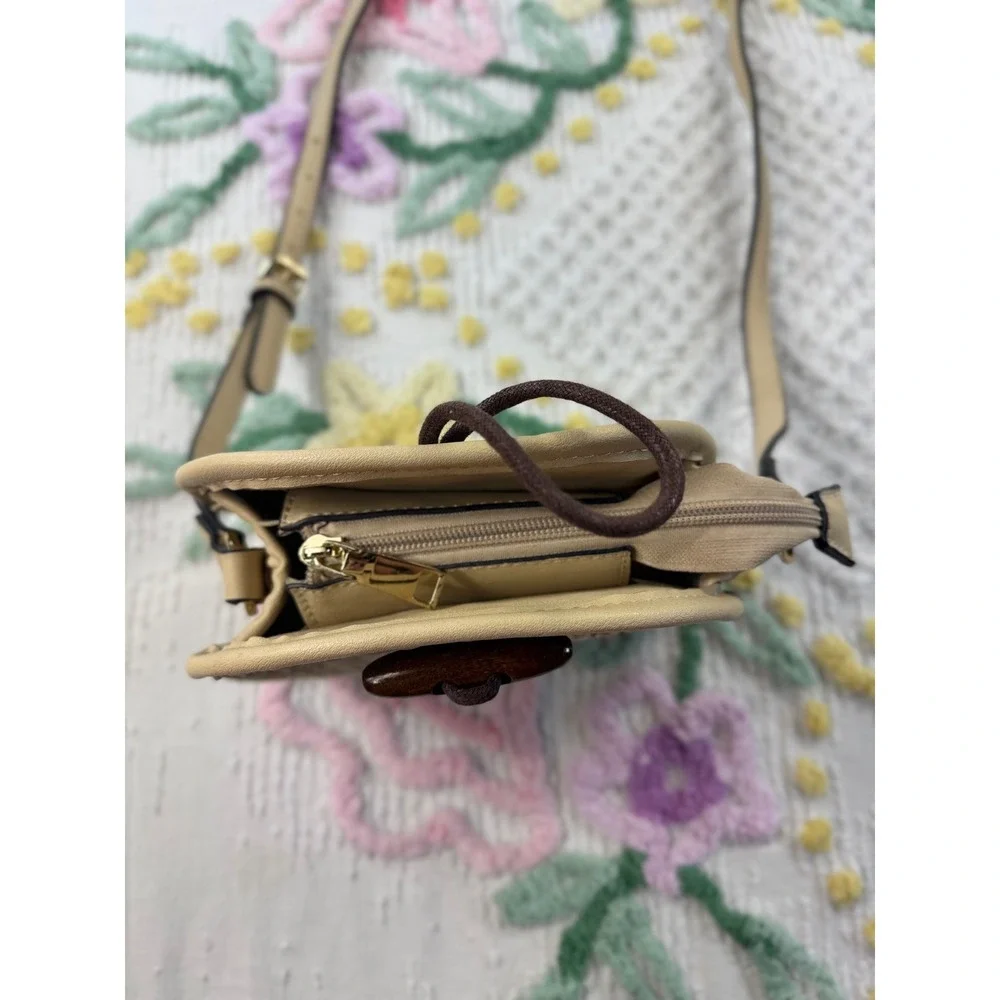 Simply Noelle Straw Woven Crossbody‎ Bag Beige Tan Multi Color Accent strap - Picture 3 of 12